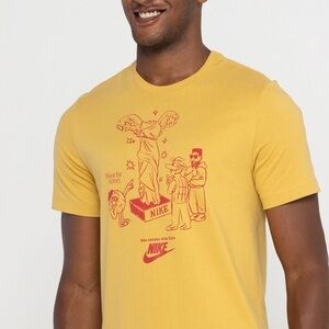 Nike Men's Yellow Graphic T-Shirt NWT